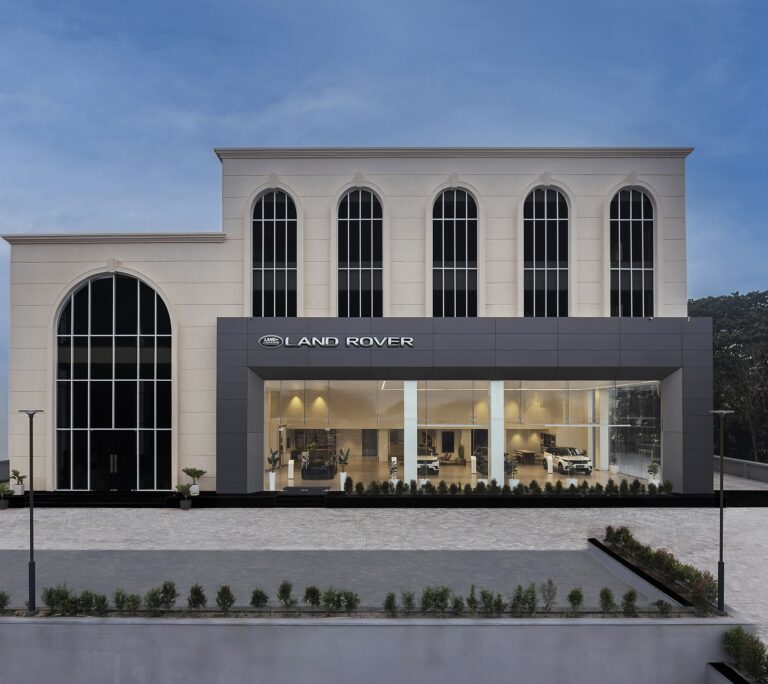RANGE ROVER, DEFENDER AND DISCOVERY RELOCATE AS JLR INDIA OPENS MODERN LUXURY RETAILER IN BHUBANESHWAR