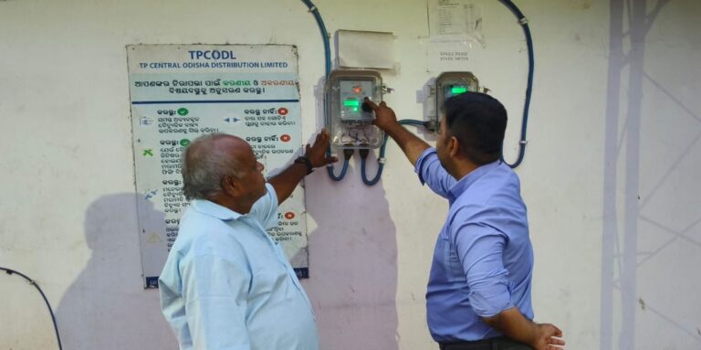 TPCODL’s Smart vs. Static Meter Comparison Display Initiative Draws Large Customer Turnout, Reinforcing Trust, Transparency and Accuracy