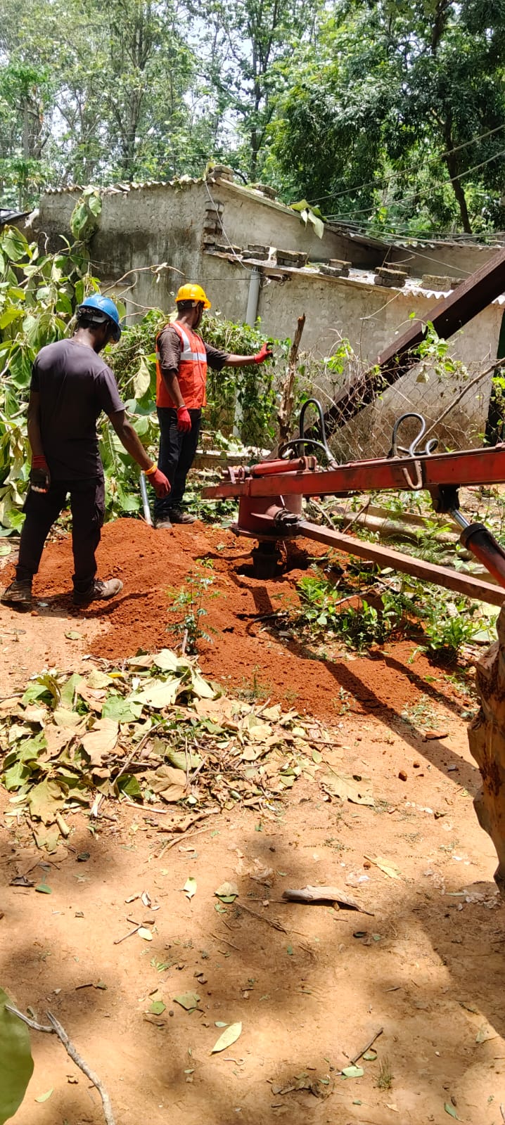 Discom Linemen Battle Heatwave and Kalbaisakhi Fury to Keep Odisha Powered 24×7